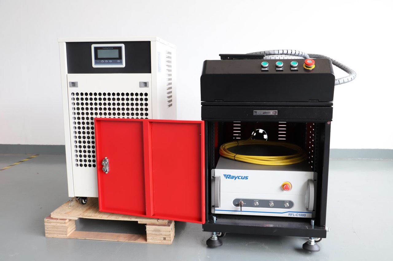 Nên sử dụng phương pháp cắt khắc bằng laser hay tia nước áp suất cao